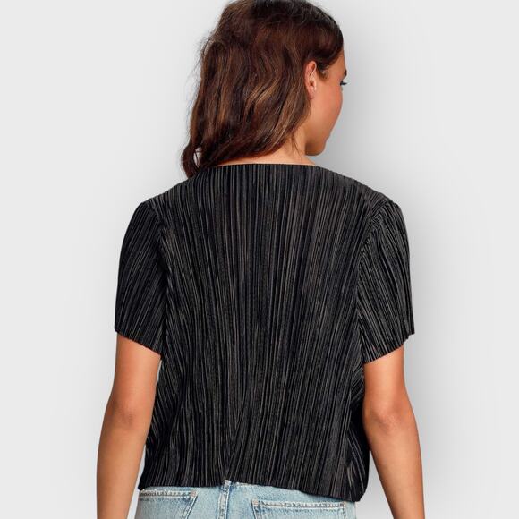 Lulus Albright XS Black Satin Pleated Top Short Sleeve Cropped Blouse Minimalist - Picture 6 of 7